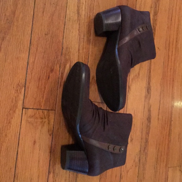 Baretraps brown ankle booties - Picture 5 of 5
